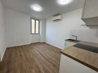 Menton limite RCM, appartement 2 pièces entièrement rénové à — photo 4