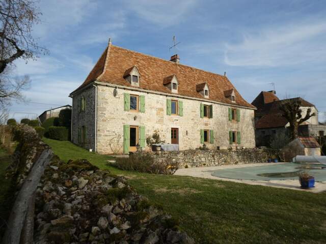 Bien plus qu’une maison, un nouveau projet de vie ! A vendre Secteur LACAPELLE-MARIVAL 46120 maison, piscine et dépendance. — photo du bien