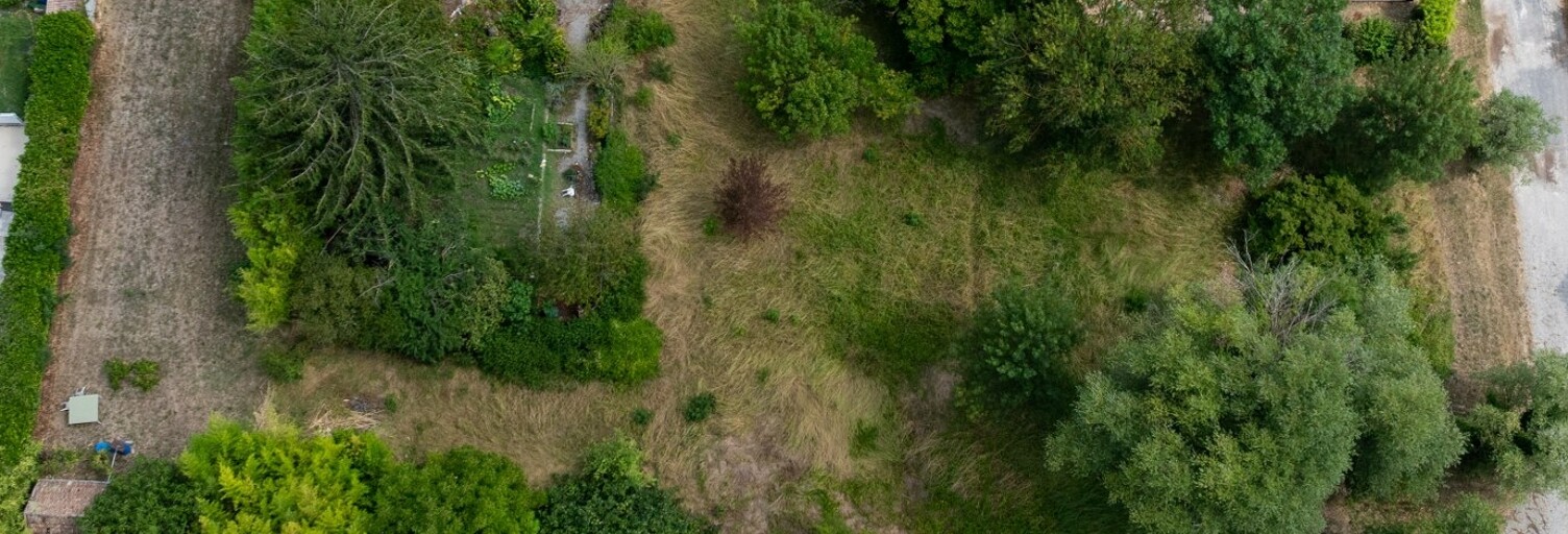 Terrain  745 m² à vendre à Aouste-sur-Sye (26400)