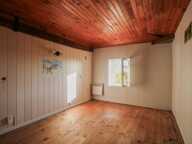 Maison de 2 chambres avec garage dans un écrin de verdure — photo 4