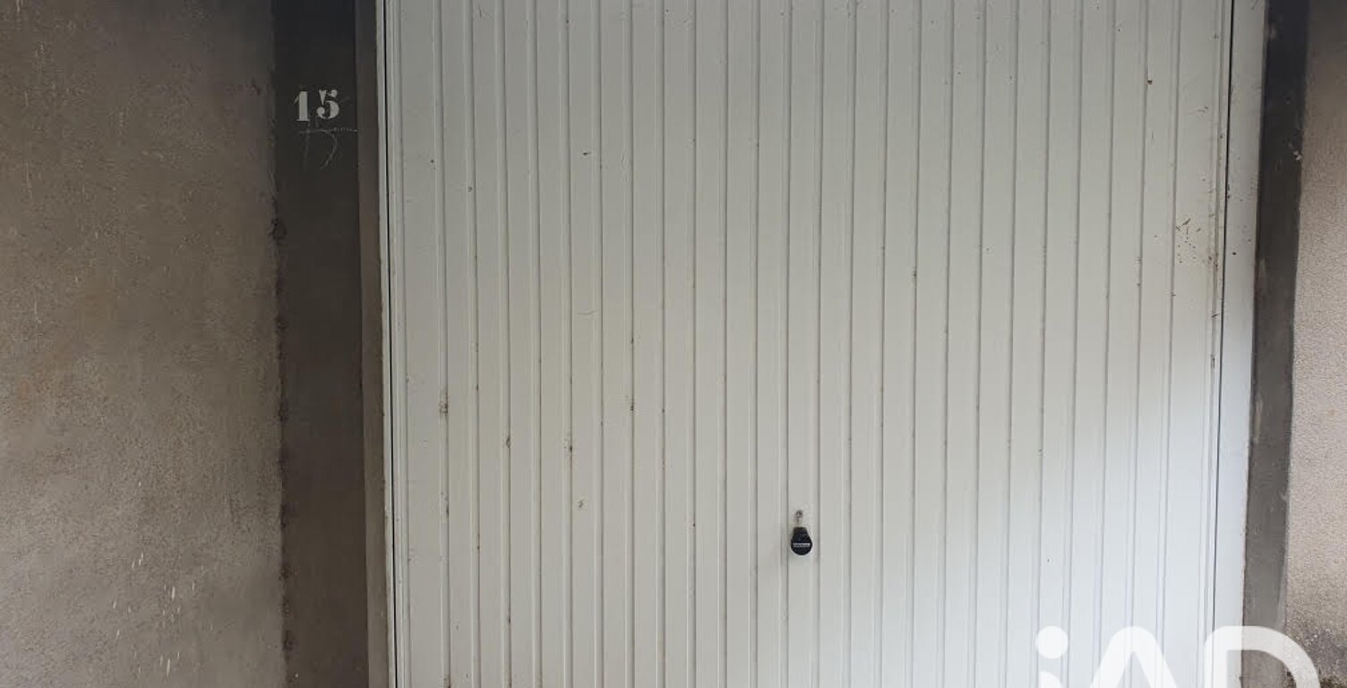 Vente Garage 15 m&sup2; — photo 1