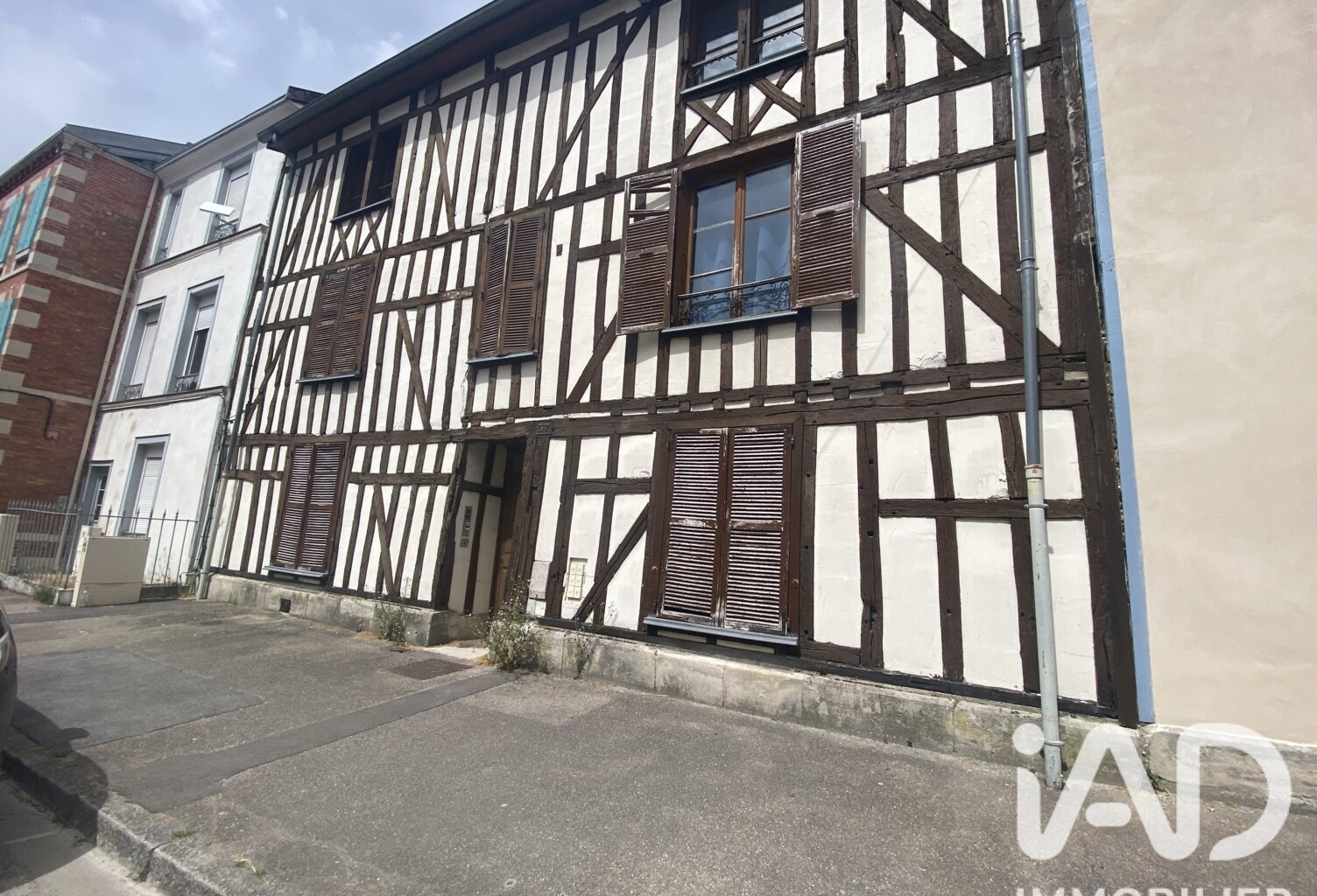 Vente Immeuble 240 m&sup2; — photo 1