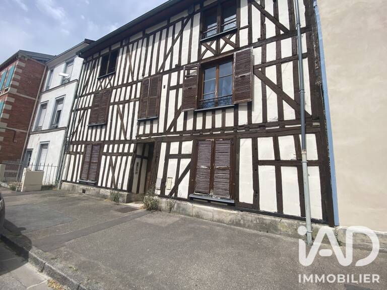 Vente Immeuble 240 m&sup2; — photo 1
