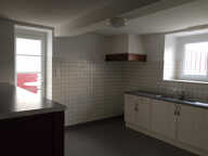 A Lacarre, maison T6 avec garage et jardin. — photo 4