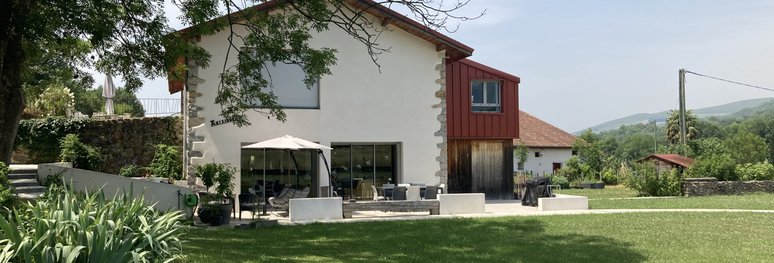 Maison 9 Pièces 252 m² à vendre à Saint-Jean-Pied-de-Port (64220)