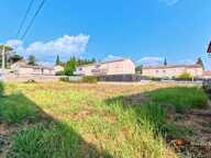 Terrain à bâtir de 828 m², plat et viabilisé, au cœur d'un village de caractère du Gard. — photo 4
