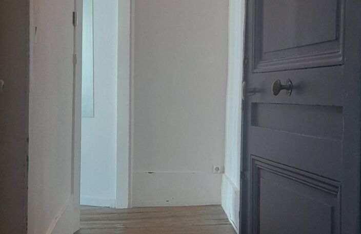 appartement plein centre ville fond de cour lumineux rénové — photo 2
