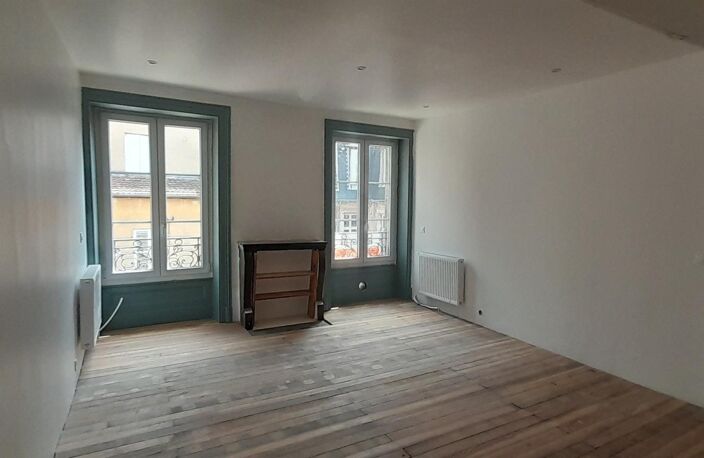 appartement plein centre ville fond de cour lumineux rénové — photo 4