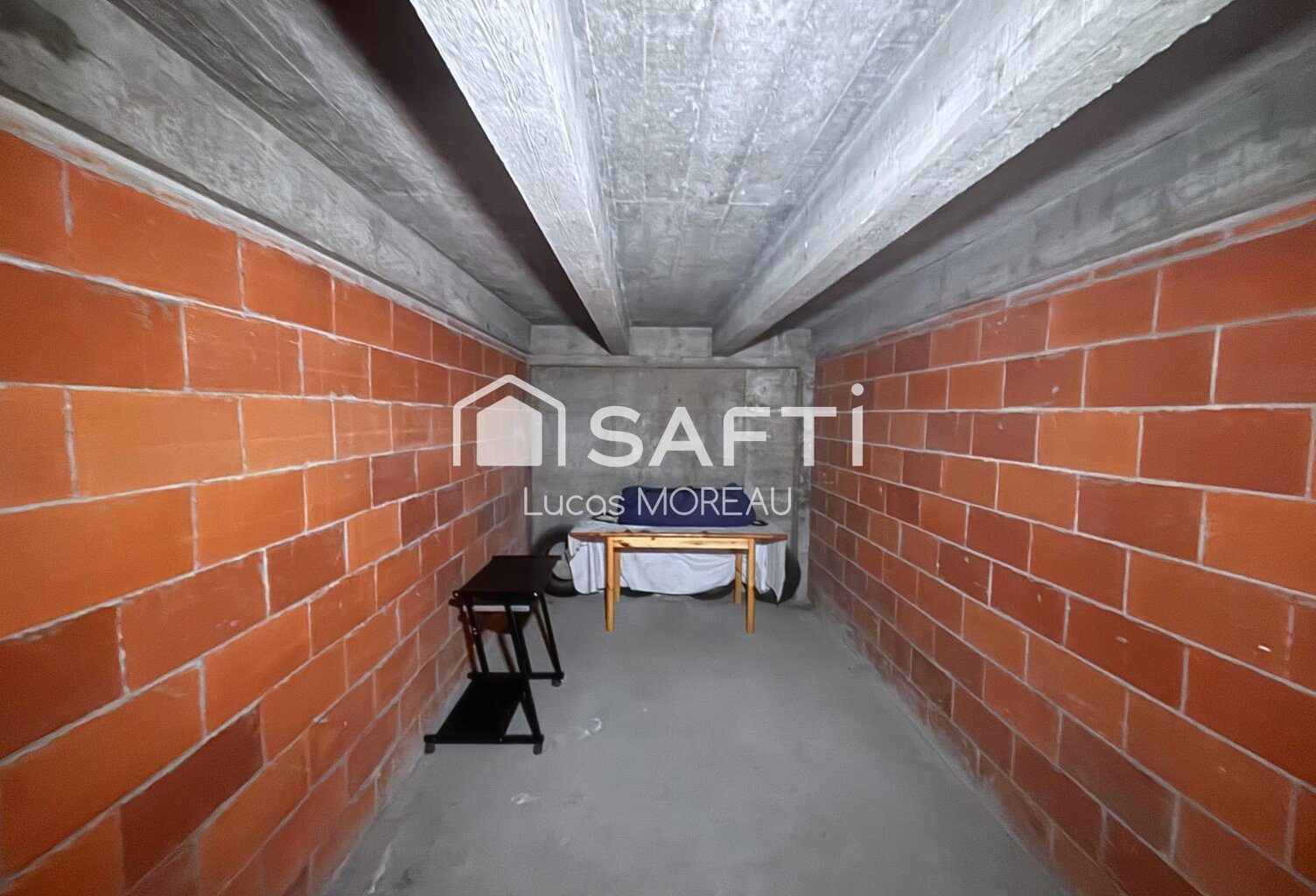Garage de 13,5 m²  Secteur La Fobio / Ingréo — photo 1