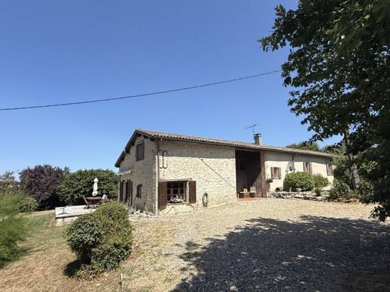 Maison en pierre de 6 pièces principales — photo 1