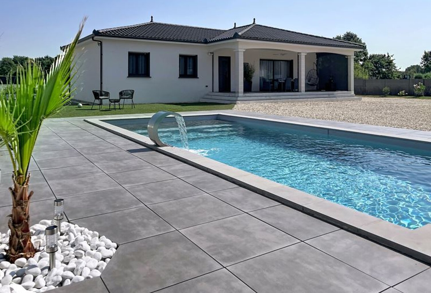 Villa de 8 pièces principales — photo 1