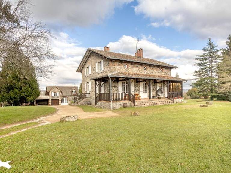 Maison en pierre de 12 pièces principales — photo 1
