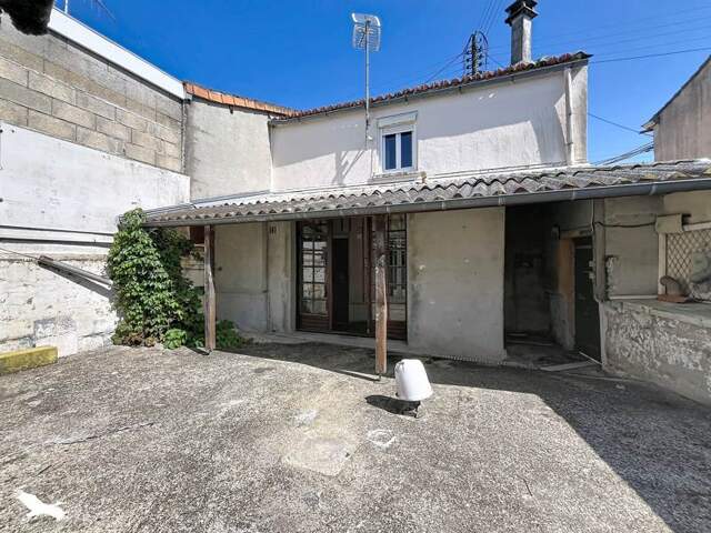 Maison en pierre de 2 pièces principales — photo du bien