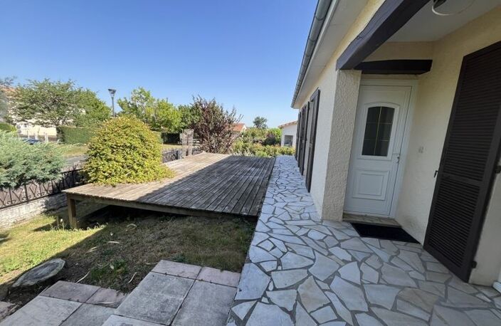 Vente maison 4 pièces 81 m² Ribérac (24600) — photo 2