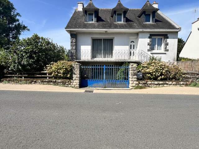 Maison de bourg de 7 pièces principales — photo du bien