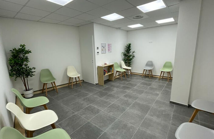 Local neuf à louer, pour activité médicale ou paramédicale à — photo 4