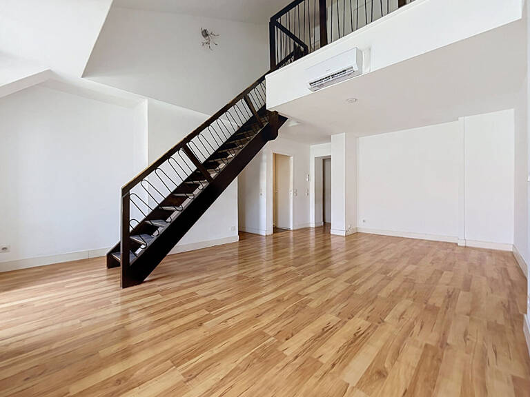 Appartement T3 en duplex 83m2 en étage élevé avec ascenseur — photo 1