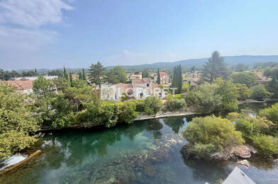 Appartement 3 pièces 897 €