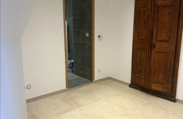 F3 vide village d'Ortiporio — photo 2