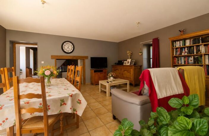 Maison 5 pces, 100 m² – Grange 85 m² – Terrain 5 250 m² dont parcelle constructible – Châteauneuf-la-Forêt — photo 3