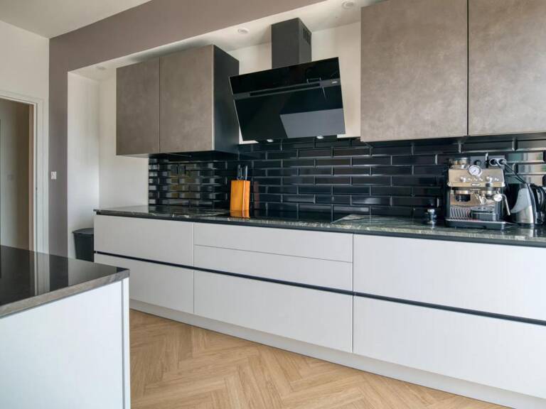 Maison individuelle rénovée 300 m² avec piscine,  terrain CLOS vu sur les Pyrennées et appartement indépendant — photo 1