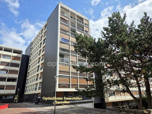 Sarcelles - Place Charcot - Appartement 3 pièces - 72 m2 - Balcons - 1er étage - 135 000 € FAI — photo du bien