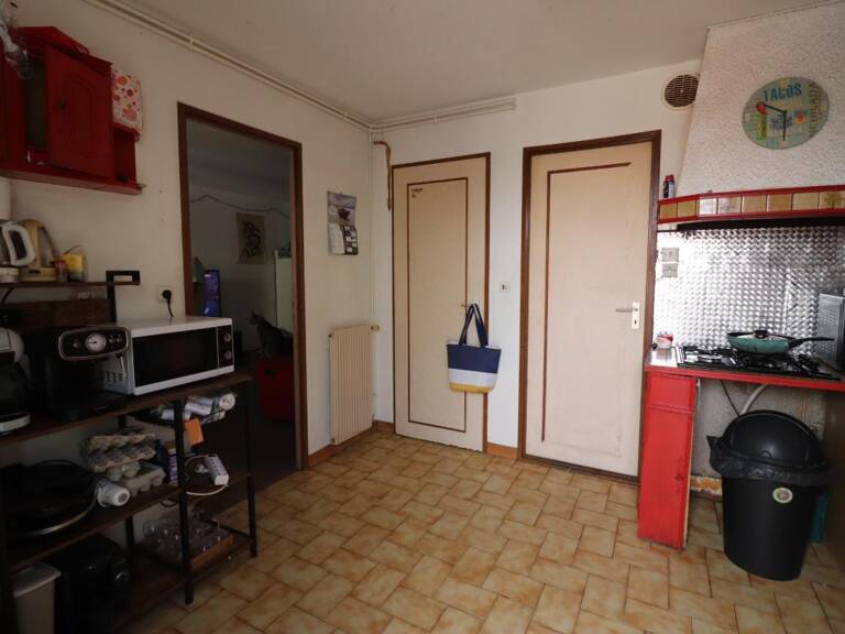 VENTE D'UNE MAISON LOUER EN DEUX APPARTEMENTS ROCHEFORT (17) — photo 1