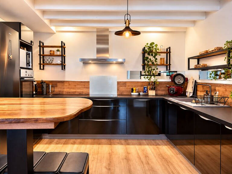 Maison en pierre atypique esprit Loft 146 m2 - Beaux volumes — photo 1