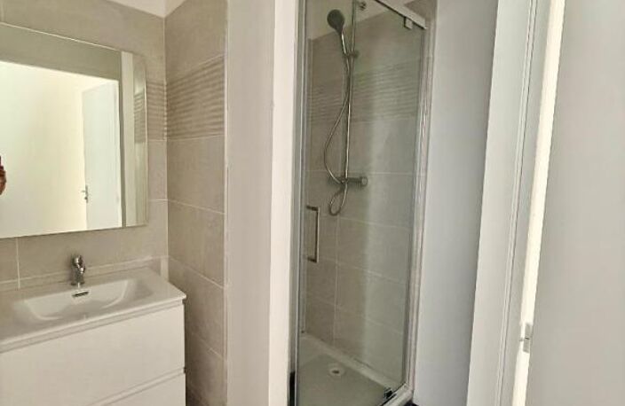 Spacieux T2 de 43 m² entièrement rénové — Quartier Badouillère — photo 5