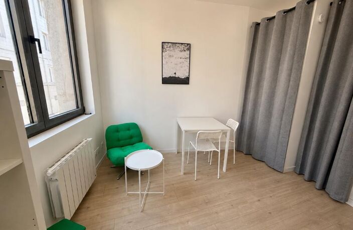 Coup de cœur assuré — T1 bis meublé de 27 m² en plein Saint-Étienne ! — photo 3