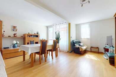 Appartement 4 pièces 220000 €