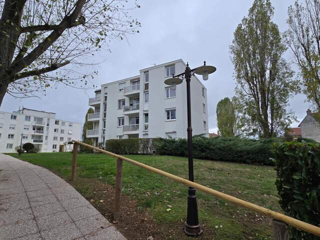 Appartement Familial T4 avec Balcons, Parkings et Parc – Quartier Montgomery — photo du bien