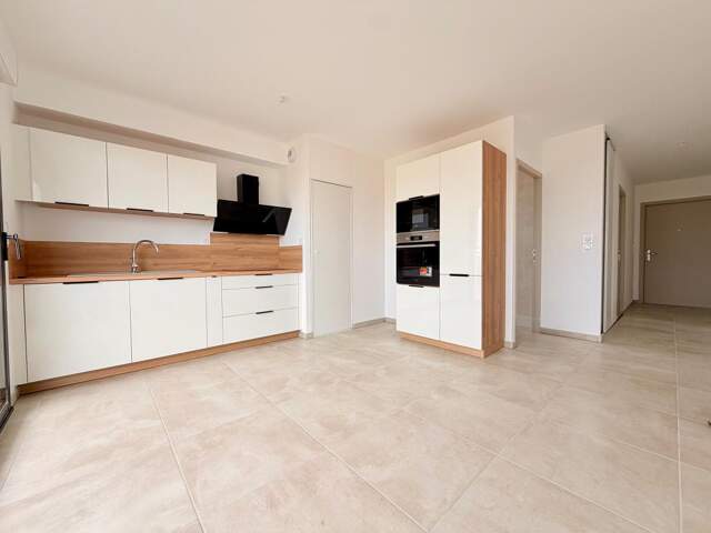 Appartement T2 neuf avec terrasse et parking — photo du bien
