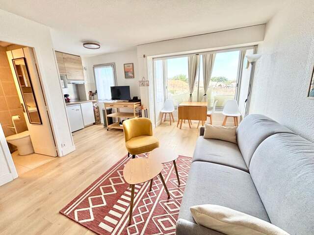 Appartement À Vendre — photo du bien