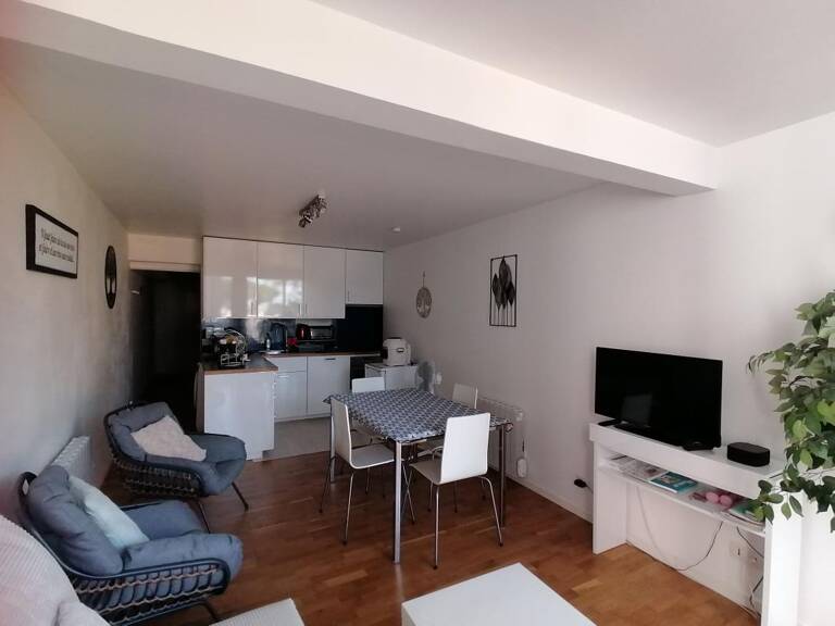 Bel appartement, bon état, 100m de la belle plage de Vallieres — photo 1