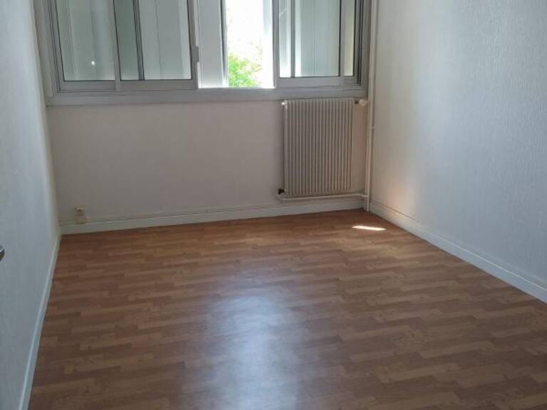 Leasing Appartement 3  pièces 63 m² Le Blanc — photo 1