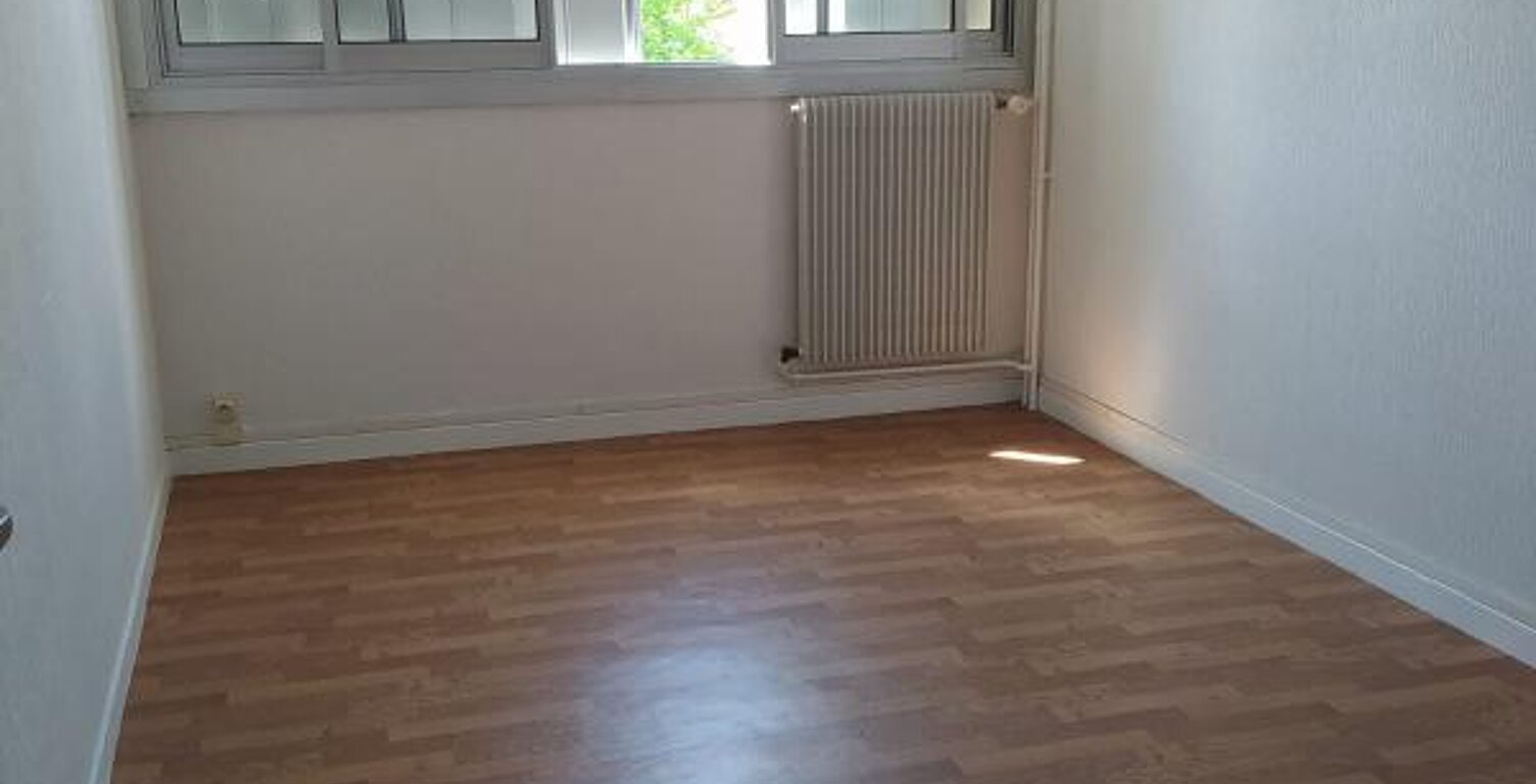 Leasing Appartement 3  pièces 63 m² Le Blanc — photo 1