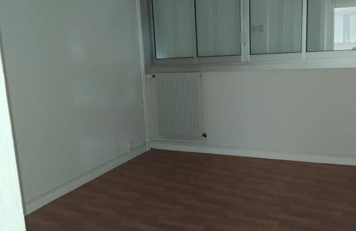 Leasing Appartement 3  pièces 63 m² Le Blanc — photo 2