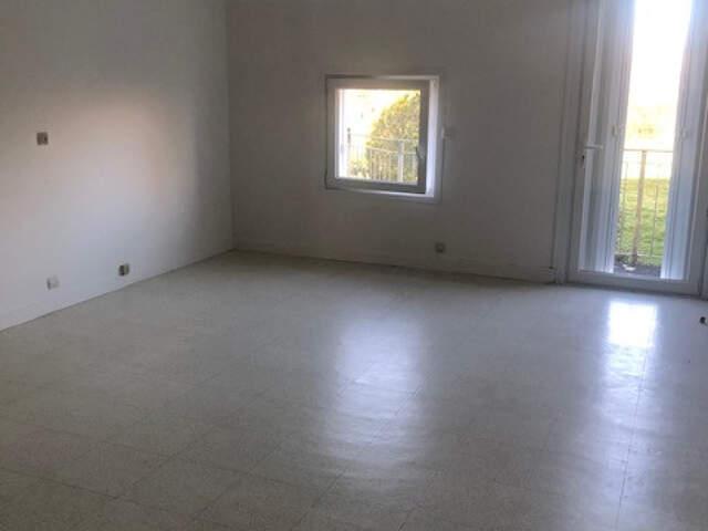 Leasing Appartement Studio 38 m² Prissac — photo du bien