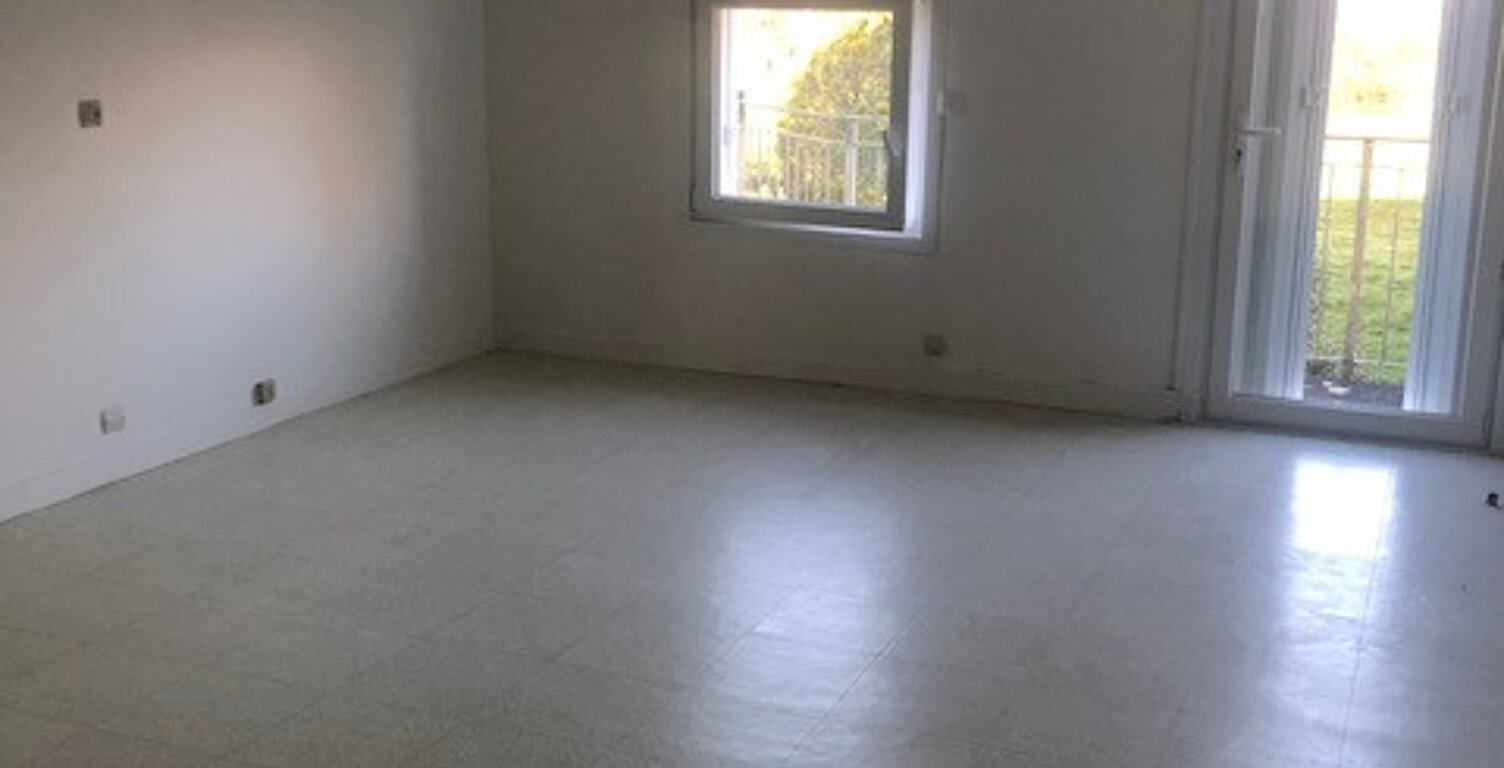 Leasing Appartement Studio 38 m² Prissac — photo 1