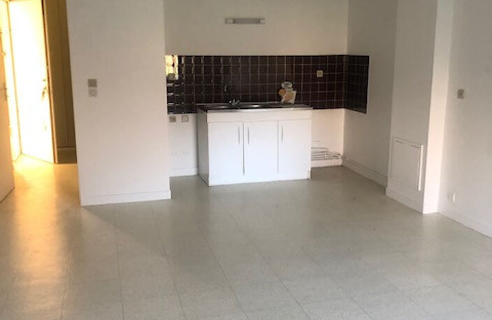 Leasing Appartement Studio 38 m² Prissac — photo 5