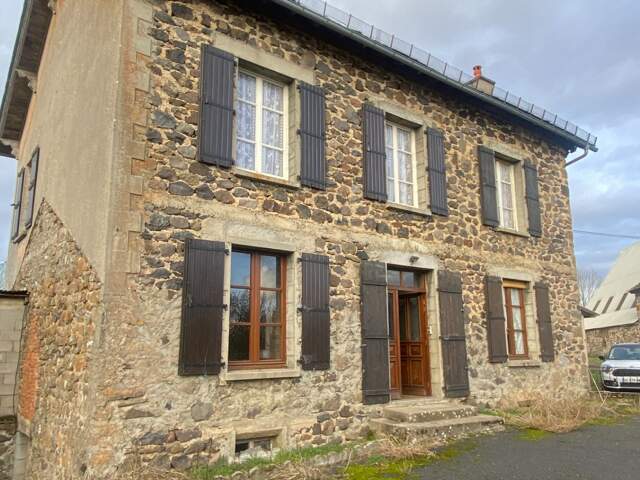 Maison en pierre 4 chambres proche de MUR DE BARREZ (12) — photo du bien