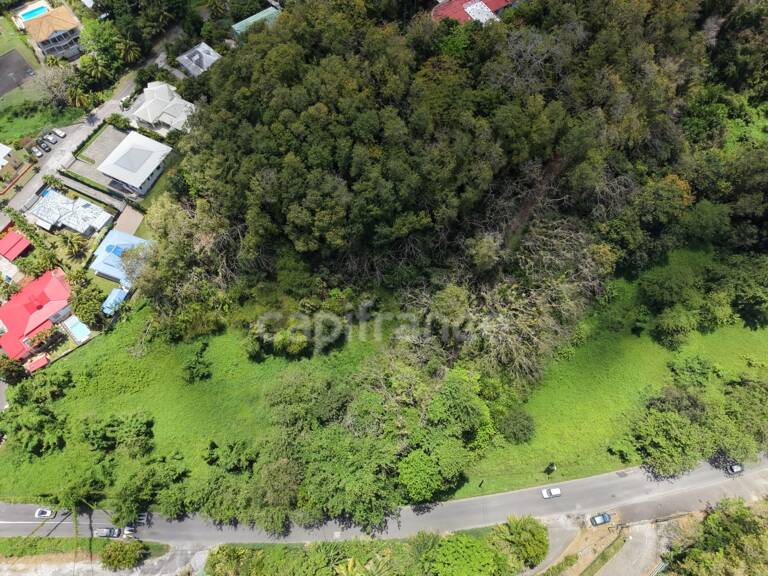 Terrain à vendre de 2 000,00 m² LES ABYMES (971) — photo 1