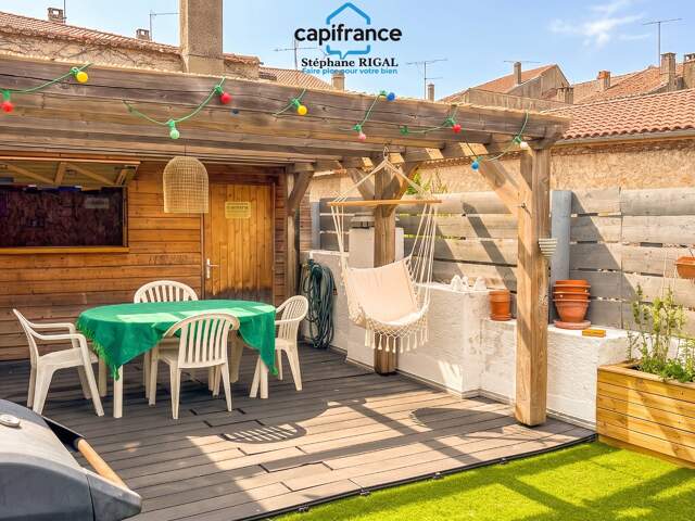 Dpt Lot et Garonne (47), à vendre FUMEL maison de ville P6 de 130 m² - Parcelle de 135m² — photo du bien