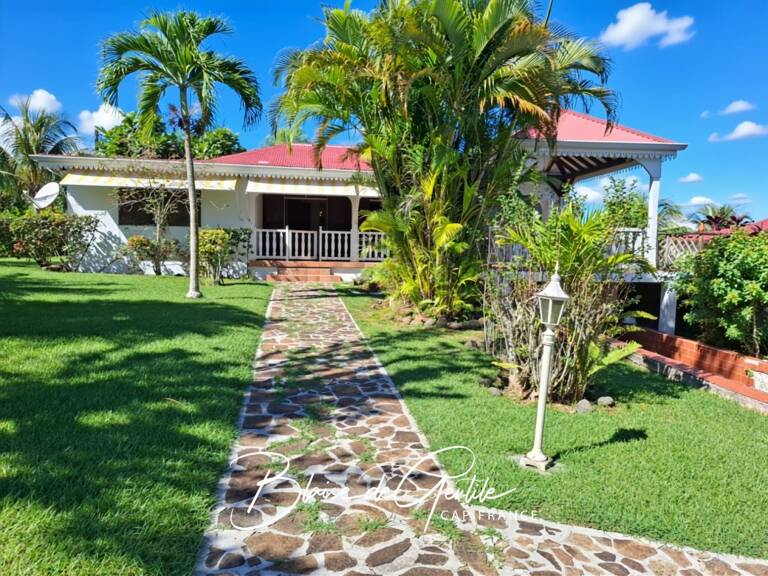 Maison à vendre en exclusivité 5 pièces BAIE MAHAULT (971) — photo 1