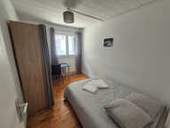 Achat Appartement T3 Grenoble – 3 Pièces de 48m² Traversant Est-Sud avec Séjour Lumineux, Cuisine moderne équipée et meublée & Cave — photo 3