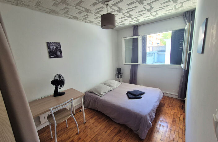 Achat Appartement T3 Grenoble – 3 Pièces de 48m² Traversant Est-Sud avec Séjour Lumineux, Cuisine moderne équipée et meublée & Cave — photo 5
