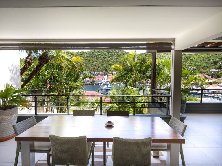APPARTEMENT D'EXCEPTION À VENDRE À GUSTAVIA AVEC VUE SUR L'ICONIQUE PORT DE SAINT-BARTHÉLEMY (97133) — photo 1