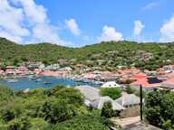 APPARTEMENT D'EXCEPTION À VENDRE À GUSTAVIA AVEC VUE SUR L'ICONIQUE PORT DE SAINT-BARTHÉLEMY (97133) — photo 2