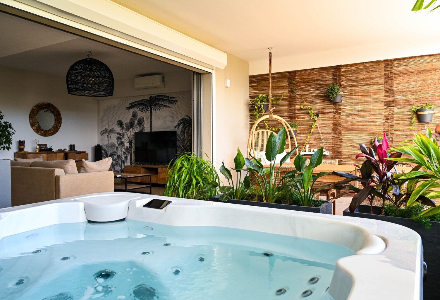 EN EXCLUSIVITÉ À VENDRE APPARTEMENT D'EXCEPTION AVEC JACUZZI PRIVATIF SUR LA BAIE NETTLÉ, SAINT-MARTIN (97150) — photo 1